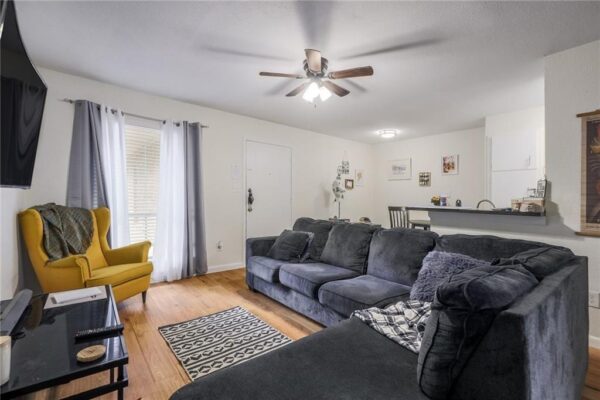 2207 Leon St #203, Austin