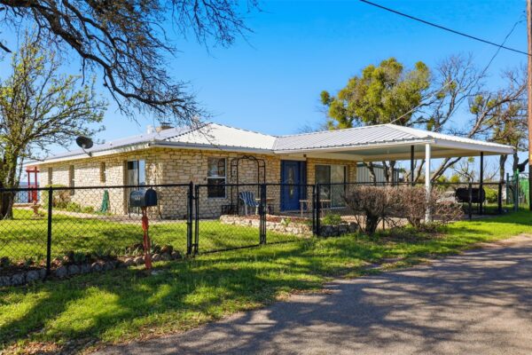 919 Lakeshore Loop, Tow