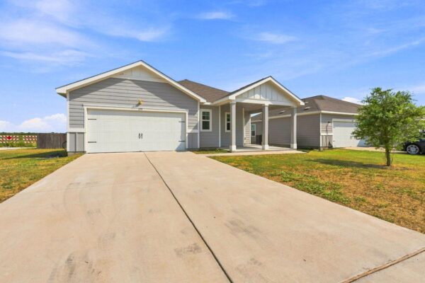 275 Shiro Dr, Kyle
