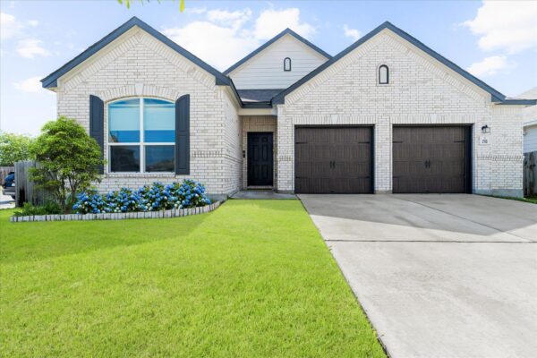 210 Maroon Ln, Kyle