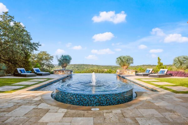 1832 Windy Walk Cv, Spicewood