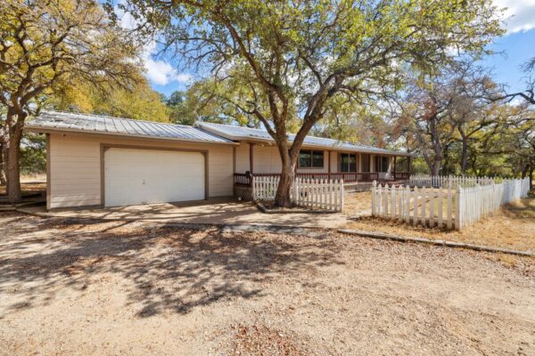 1151 Live Oak Trl, Liberty Hill