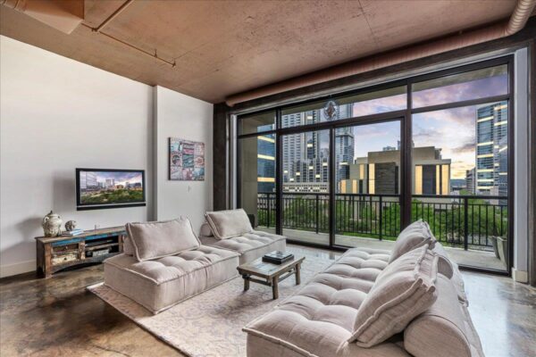 311 W 5TH St #703, Austin