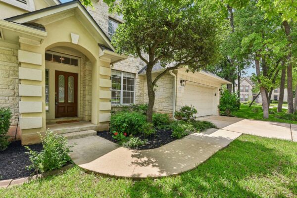 2401 Berwick Cv, Round Rock