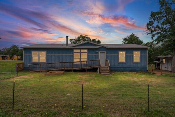 126 Cherokee Cir, Bastrop