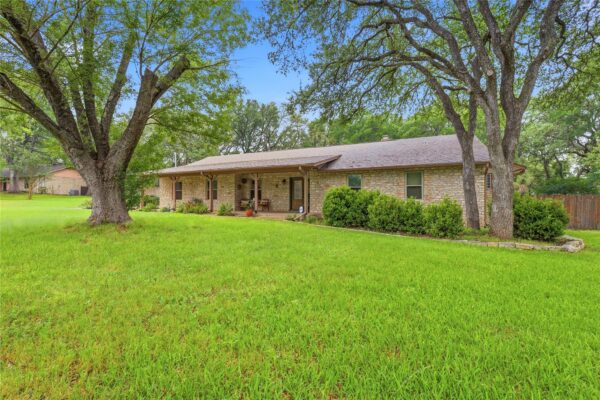 203 Leisurewoods Dr, Buda