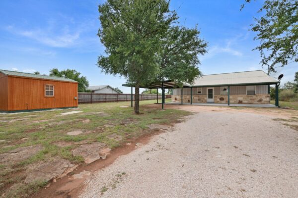 204 Deer Ridge Dr, Burnet