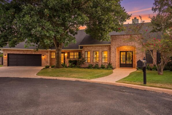 419 Candlelight Cir, Fredericksburg