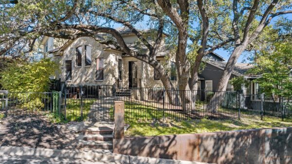 1018 Harwood Pl, Austin