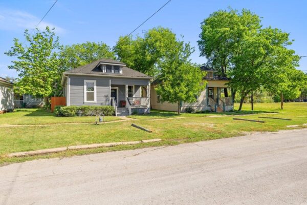 314 and 312 W 3rd St, Taylor