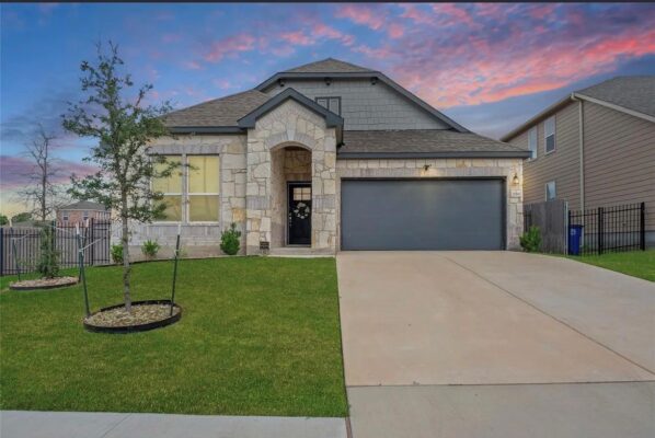 12500 Karasu Dr, Manor