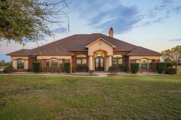 1355 Borchert Loop, Lockhart