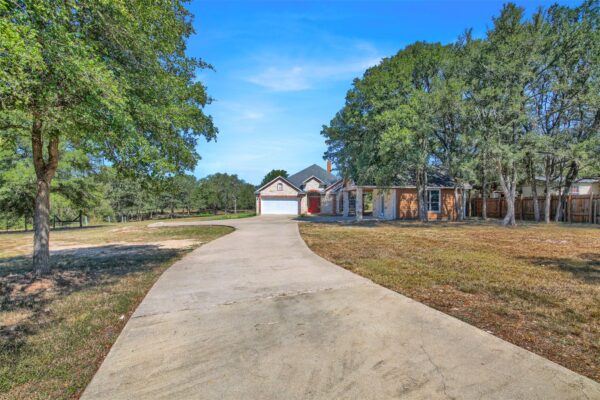 230 Heritage Oaks Dr, Cedar Creek