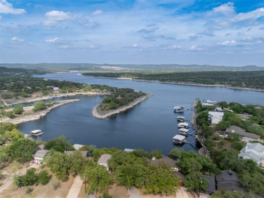 4948 Travis Oaks Dr, Marble Falls