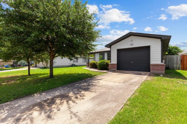 112 James Lin Cir, Kyle