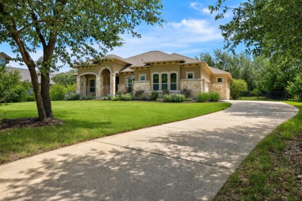 17001 Northlake Hills Dr, Jonestown