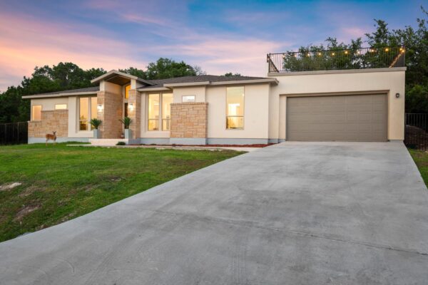 4216 Hillside Dr, Lago Vista