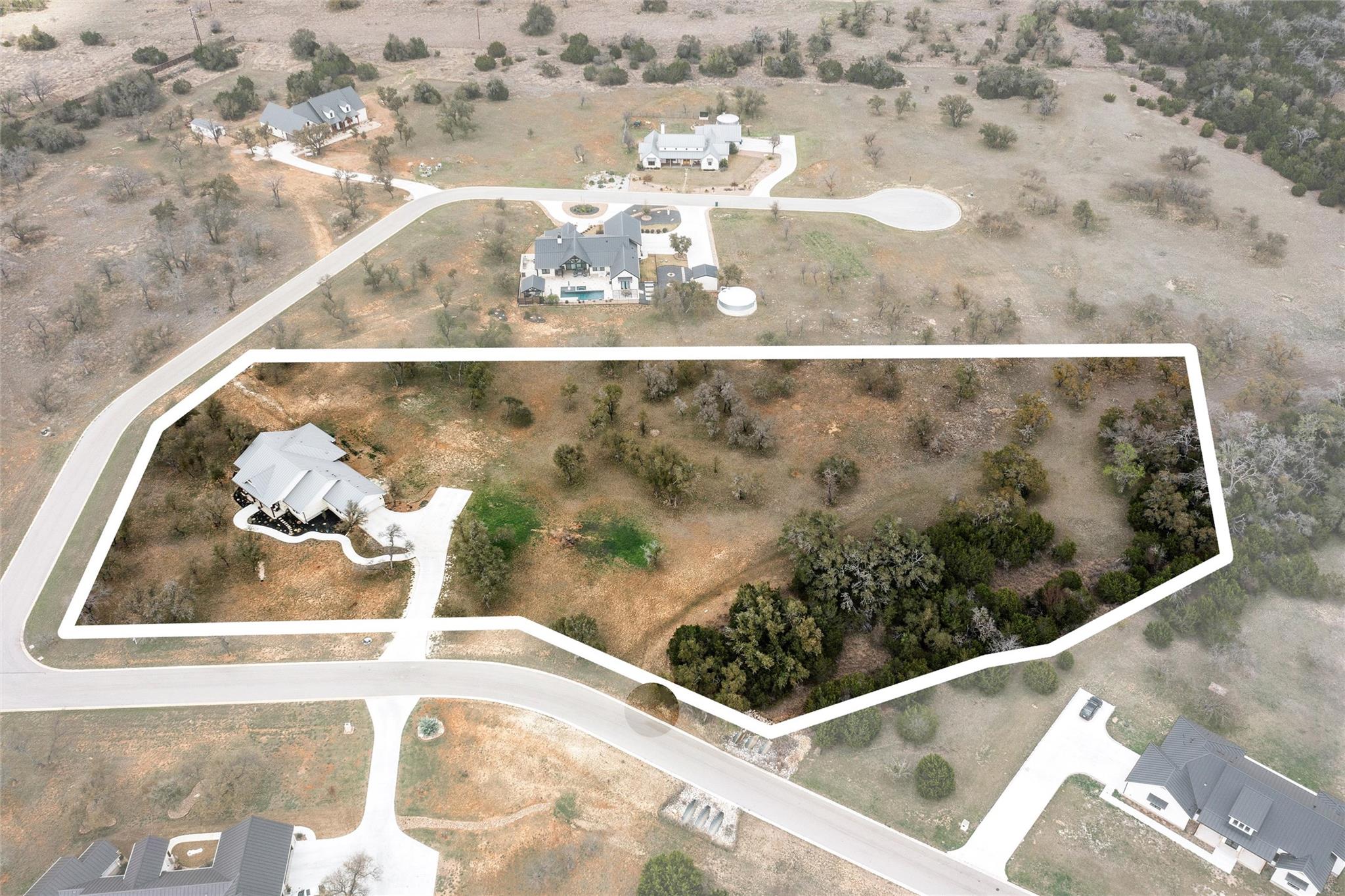 345 Morning Dew Dr, Round Mountain, TX 78663