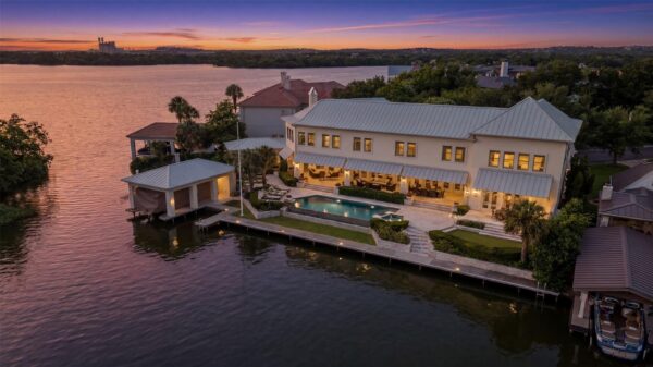 414 Matern Ct, Horseshoe Bay