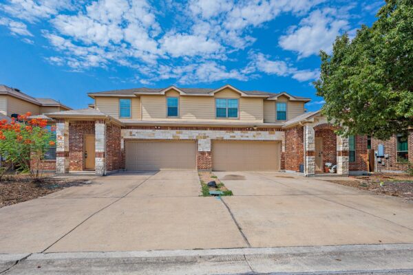 118 Creekside Villa Dr, Kyle