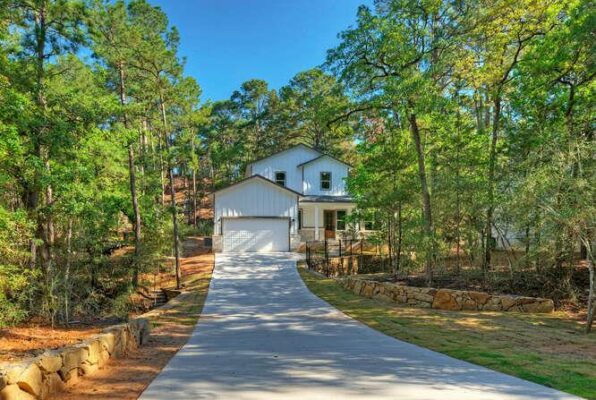 108 Huelo Ct, Bastrop
