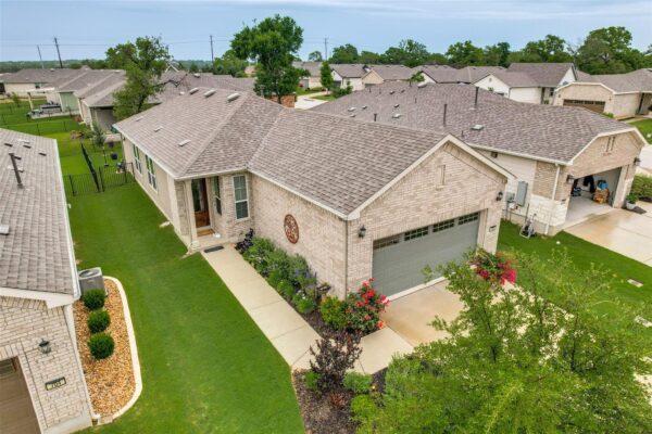 702 Saratoga Ln, Georgetown