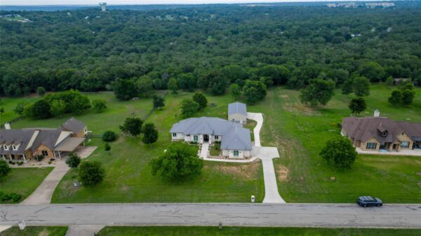 145 Pavilion Dr, Cedar Creek