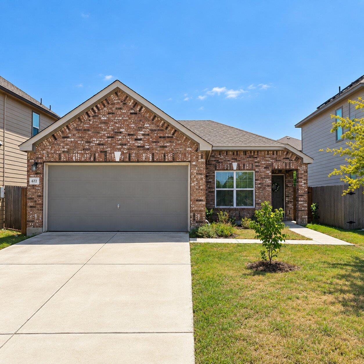 672 Bailey Park Dr, Jarrell, TX 76537