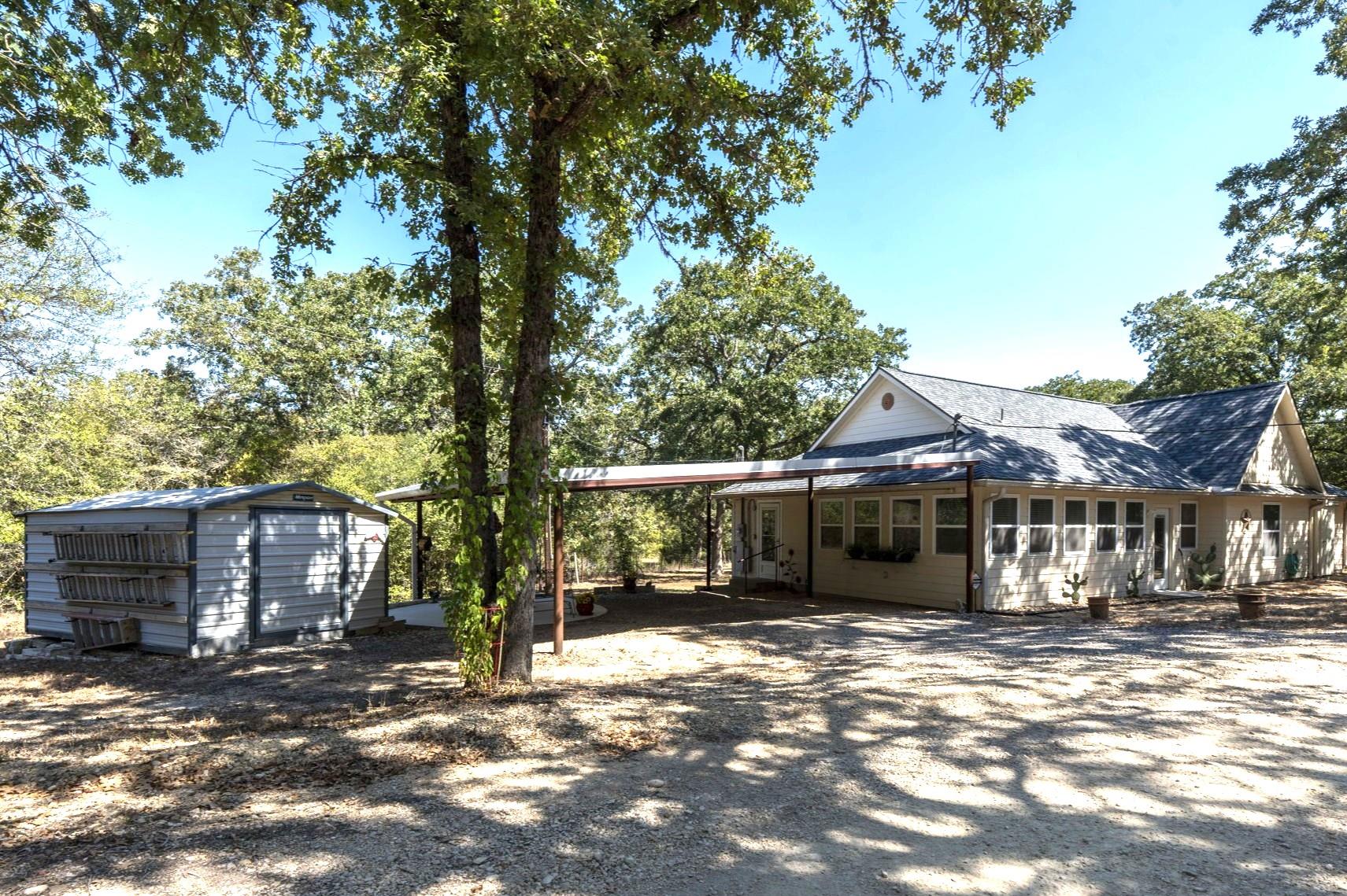 220 Clydesdale Dr, Dale, TX 78616