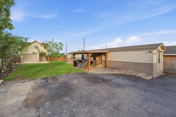 112 Storm Ct, Kyle