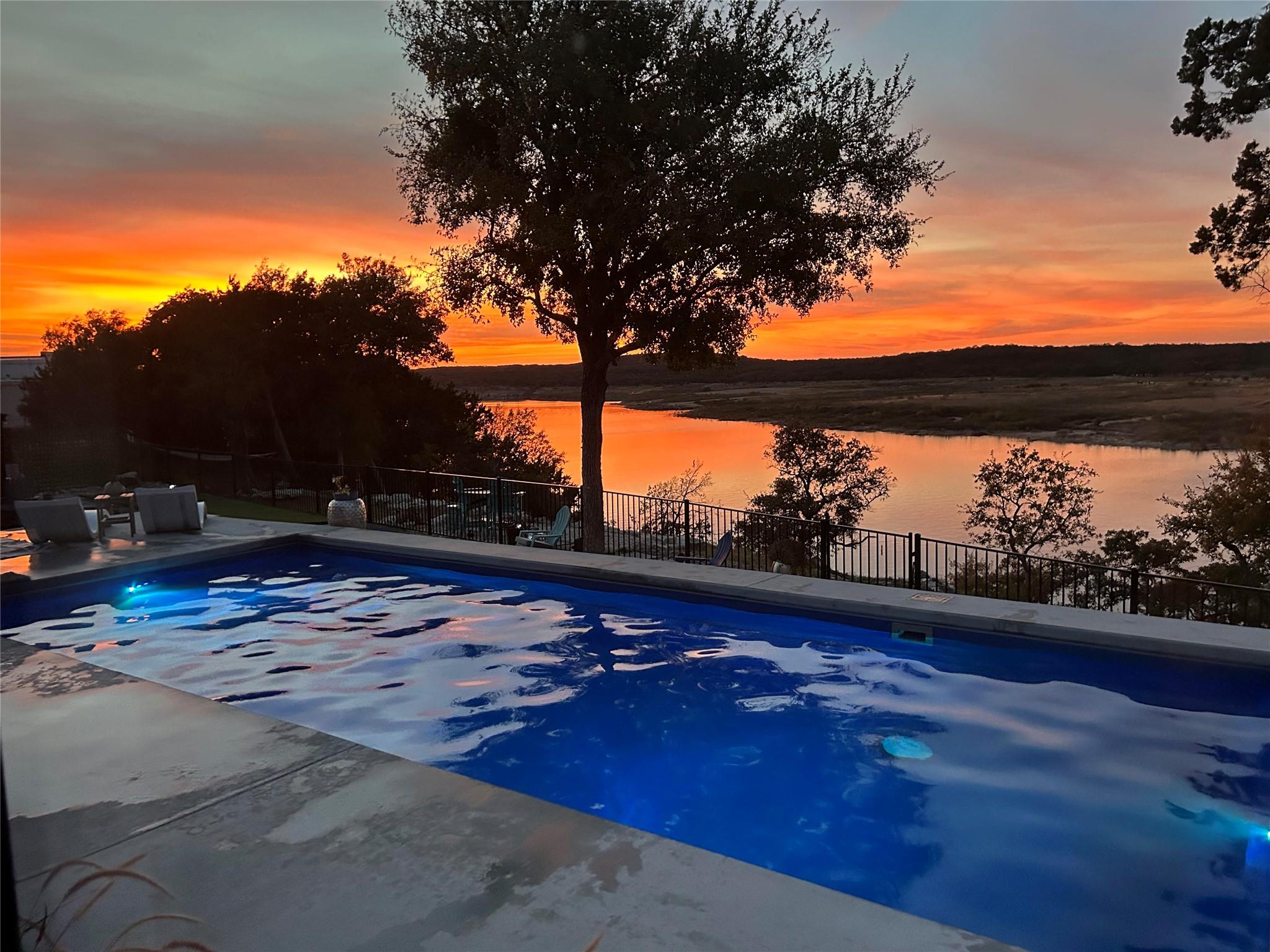 5104 Canyon Oaks Dr, Lago Vista, TX 78645