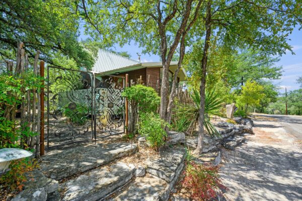 301 Yonder Dr, Spicewood