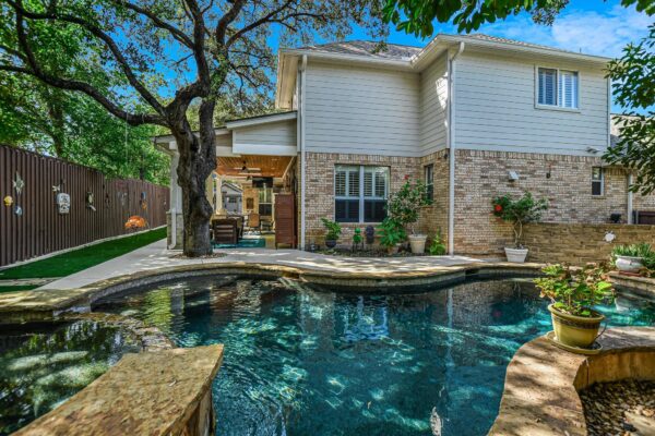 2704 Michelle Lynne Cv, Round Rock