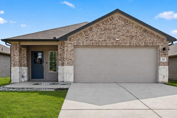 237 Spider Lily Dr, Kyle