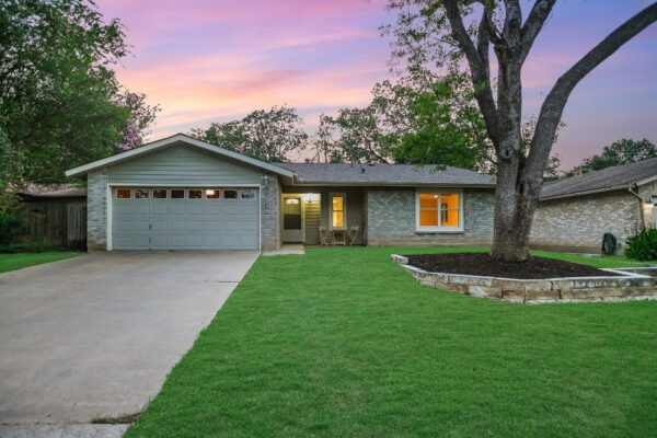 6906 Moonmont Dr, Austin