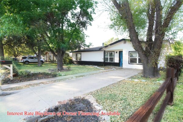 327 W Mulberry St, Fredericksburg