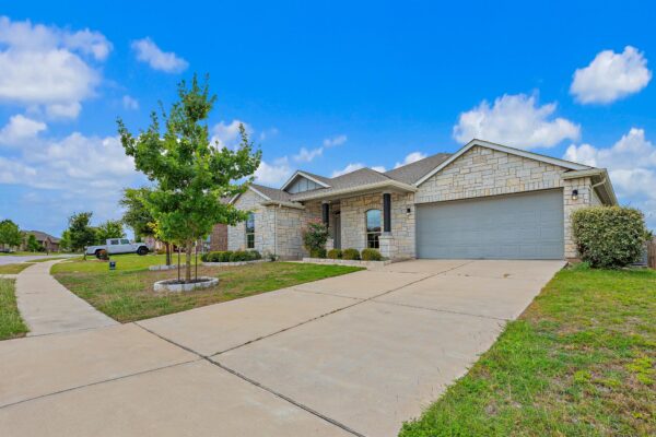 1958 Mexia Dr, Round Rock