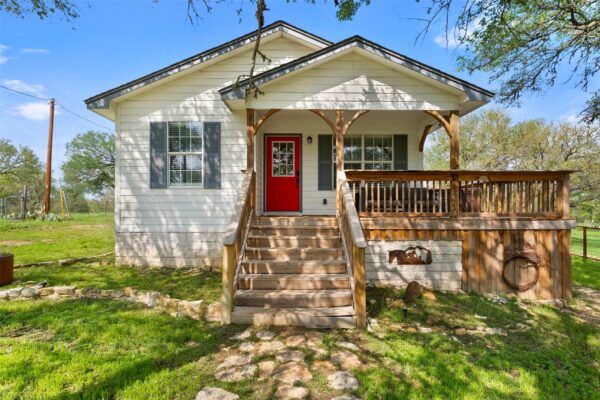 274 Old Austin Trl, Elgin
