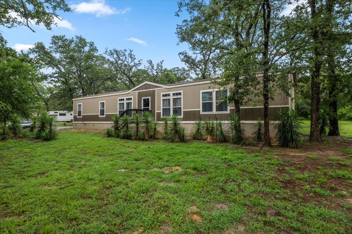 217 Pine Hill Loop, Bastrop, TX 78602
