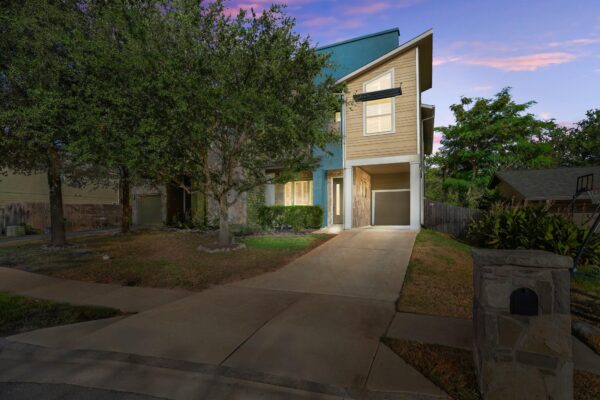 6712 Blarwood Dr, Austin