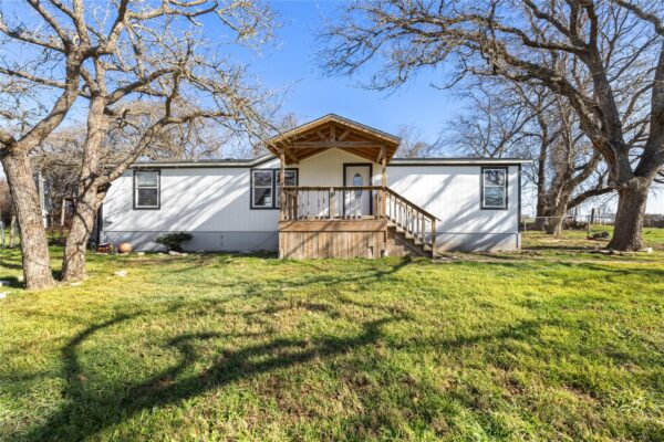1029 Old Mcdade Rd #C, Elgin
