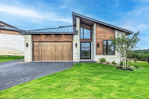 101 Manciano Dr, Horseshoe Bay