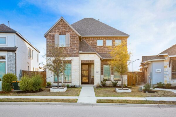 932 Azul Lagoon Dr #18, Leander