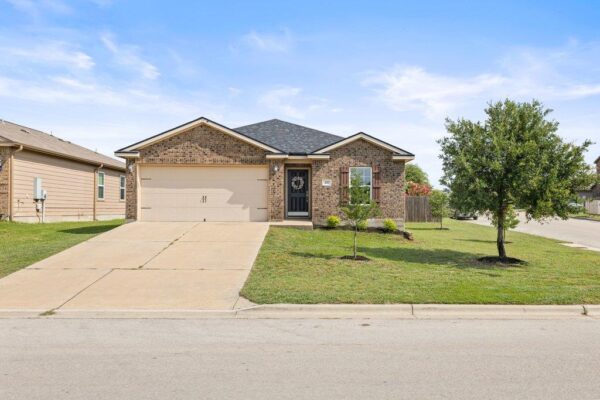 217 Farmer Ln, Jarrell