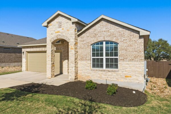 1640 Flying Horseshoe Bnd, Georgetown
