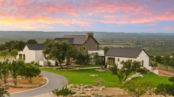 1779 Grande View Trl, Round Mountain