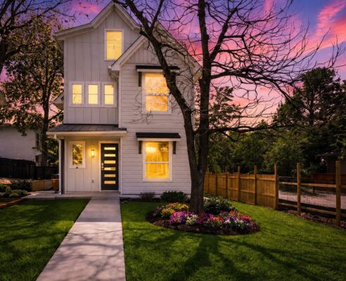 2301 E 10th St, Austin