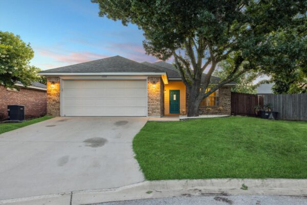 1220 Redstone Dr, Temple