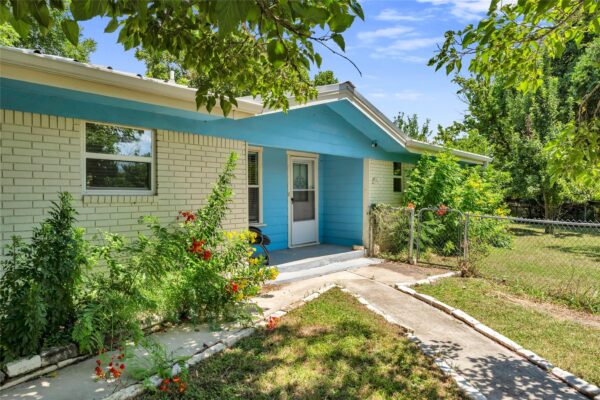 505 Chisum Trl, Burnet