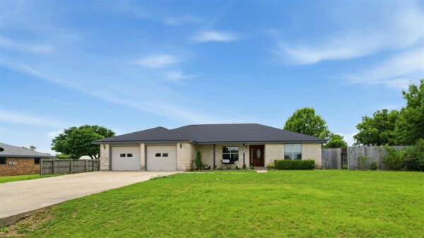 325 Meadow Valley Loop, Jarrell